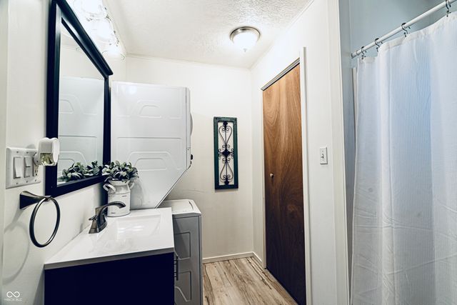 7665 E Butterman, Rockville, IN 47872