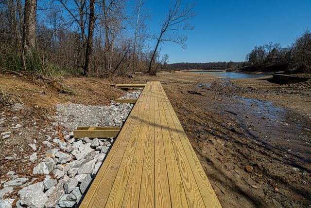 7665 E Butterman, Rockville, IN 47872