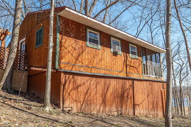 7665 E Butterman, Rockville, IN 47872