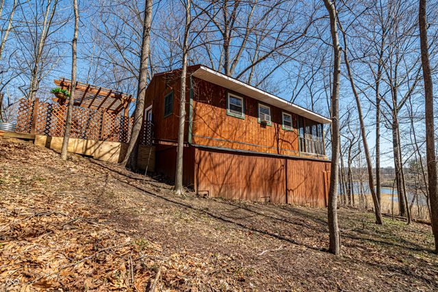 7665 E Butterman, Rockville, IN 47872