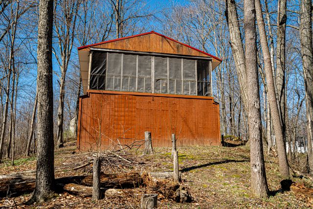 7665 E Butterman, Rockville, IN 47872