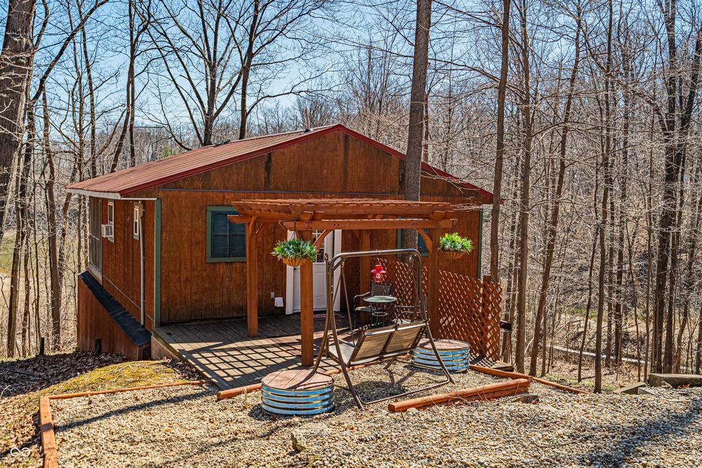 7665 E Butterman, Rockville, IN 47872