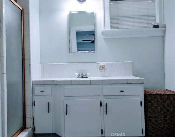 1618 Baker St, Bakersfield, CA 93305