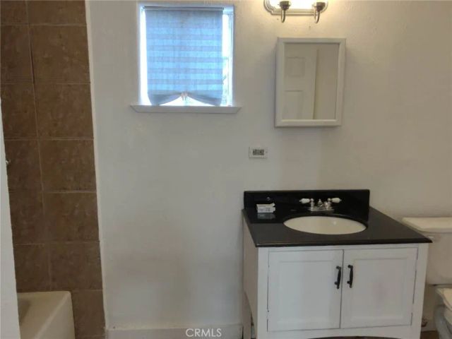 1618 Baker St, Bakersfield, CA 93305