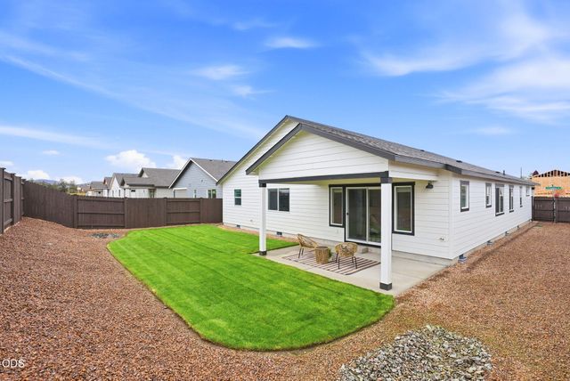 4032 SW Pumice Avenue 82, Redmond, OR 97756