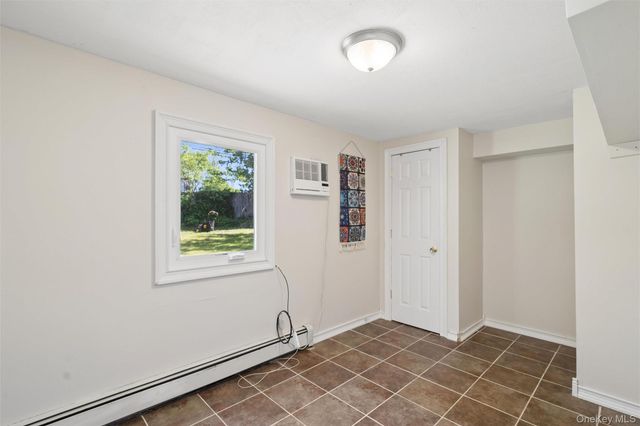 5 Grendon Lane, Farmingville, NY 11738