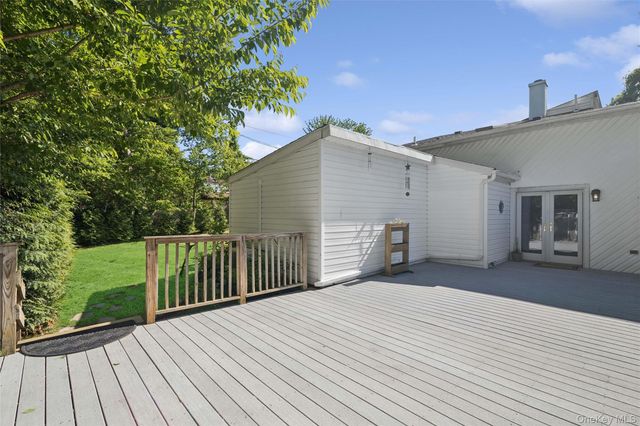 5 Grendon Lane, Farmingville, NY 11738