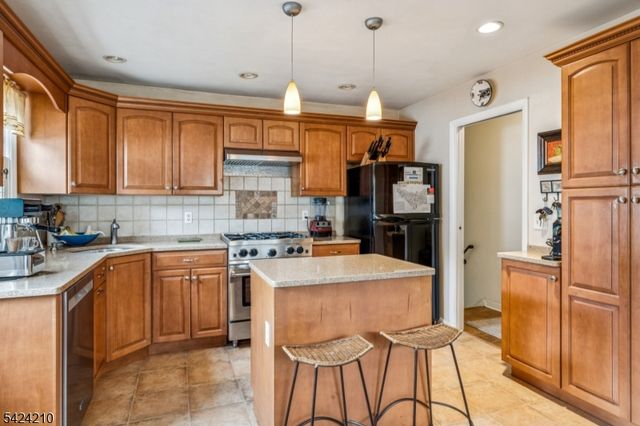 889 Fernwood Ave, Plainfield City, NJ 07062