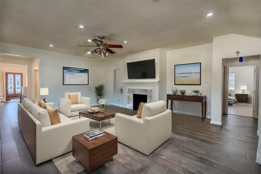 Image 11 of property listing at 19402 Bear Meadow Lane, Katy, TX 77449