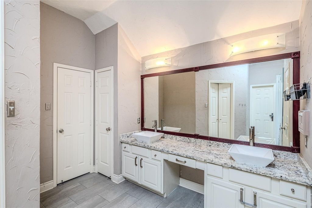 Image 20 of property listing at 19402 Bear Meadow Lane, Katy, TX 77449