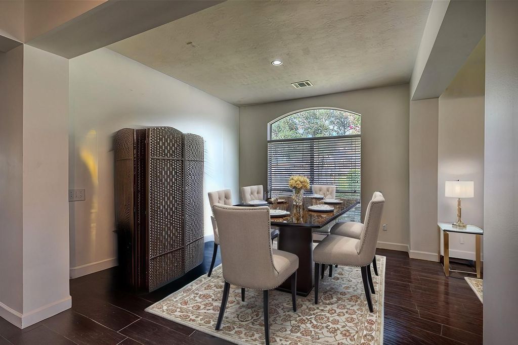 Image 5 of property listing at 19402 Bear Meadow Lane, Katy, TX 77449