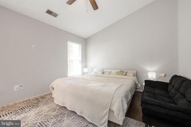 4004 MEADOW TRAIL LN, Hyattsville, MD 20784