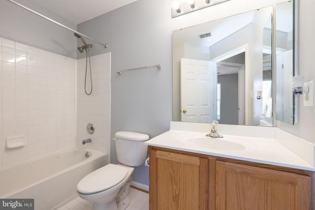 4004 MEADOW TRAIL LN, Hyattsville, MD 20784