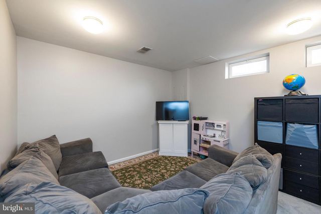 4004 MEADOW TRAIL LN, Hyattsville, MD 20784