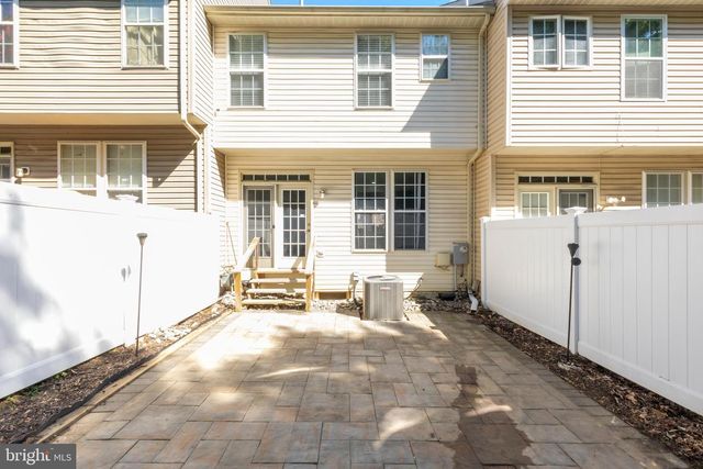4004 MEADOW TRAIL LN, Hyattsville, MD 20784