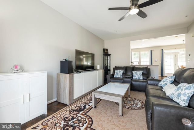 4004 MEADOW TRAIL LN, Hyattsville, MD 20784
