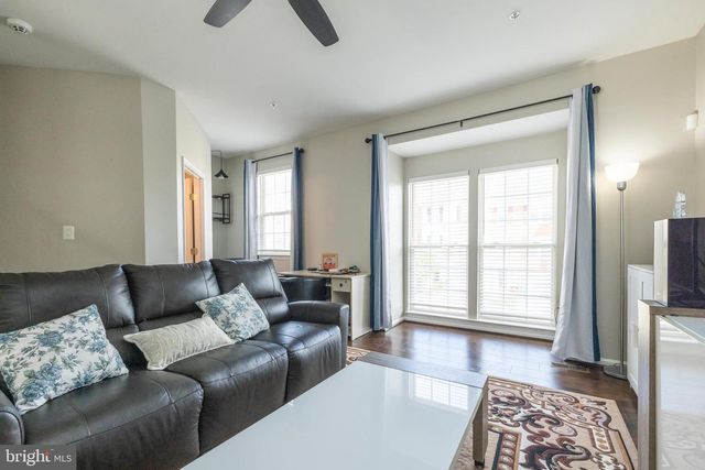 4004 MEADOW TRAIL LN, Hyattsville, MD 20784
