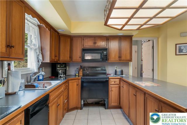 390 Long Lane Road, Lehigh Twp, PA 18088