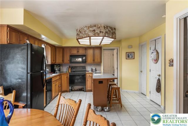 390 Long Lane Road, Lehigh Twp, PA 18088