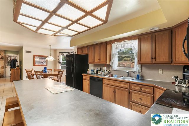 390 Long Lane Road, Lehigh Twp, PA 18088