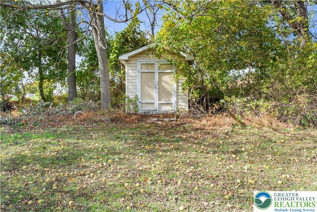 390 Long Lane Road, Lehigh Twp, PA 18088