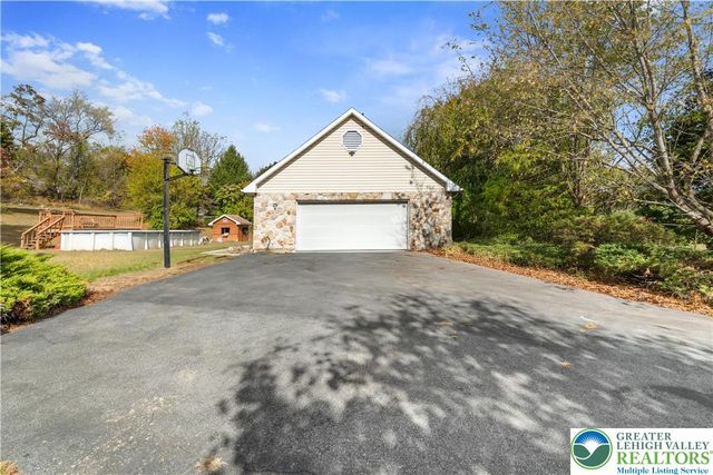 390 Long Lane Road, Lehigh Twp, PA 18088