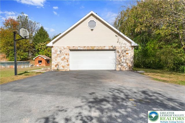 390 Long Lane Road, Lehigh Twp, PA 18088