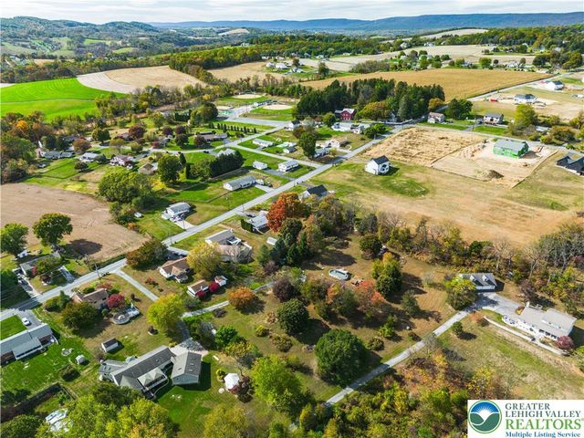 390 Long Lane Road, Lehigh Twp, PA 18088