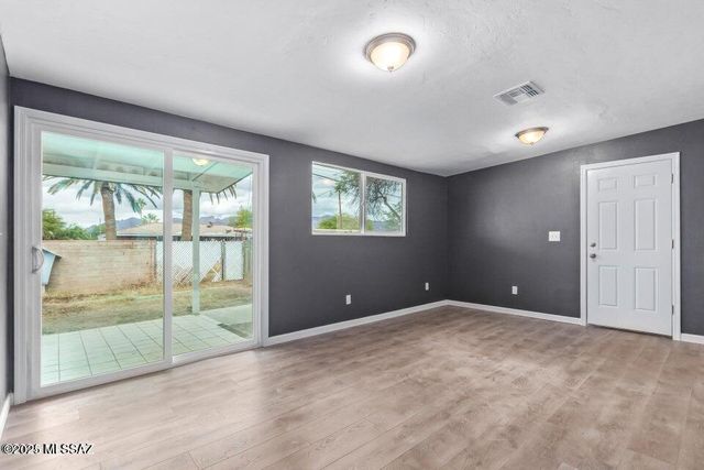 843 E Alturas Street, Tucson, AZ 85719