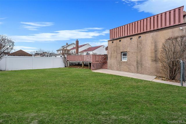 175 Rockaway Parkway, Valley Stream, NY 11580