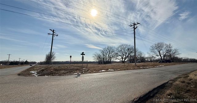 W Oak Street, Skiatook, OK 74070