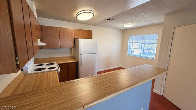 2754 Aarondavid Drive, Las Vegas, NV 89121