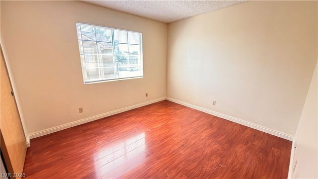 2754 Aarondavid Drive, Las Vegas, NV 89121