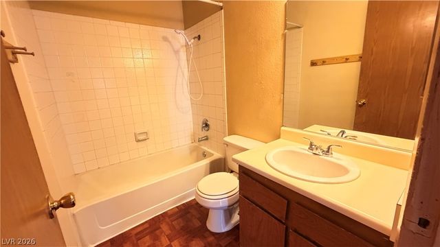 2754 Aarondavid Drive, Las Vegas, NV 89121