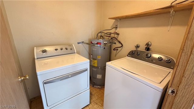 2754 Aarondavid Drive, Las Vegas, NV 89121