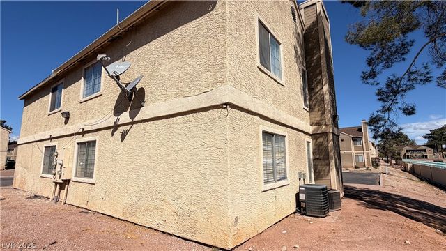 2754 Aarondavid Drive, Las Vegas, NV 89121