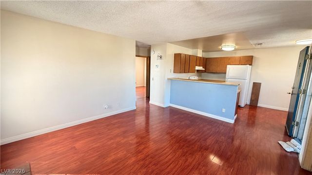 2754 Aarondavid Drive, Las Vegas, NV 89121