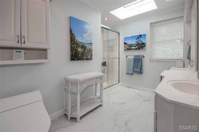 8 Granada Way, Ladue, MO 63124