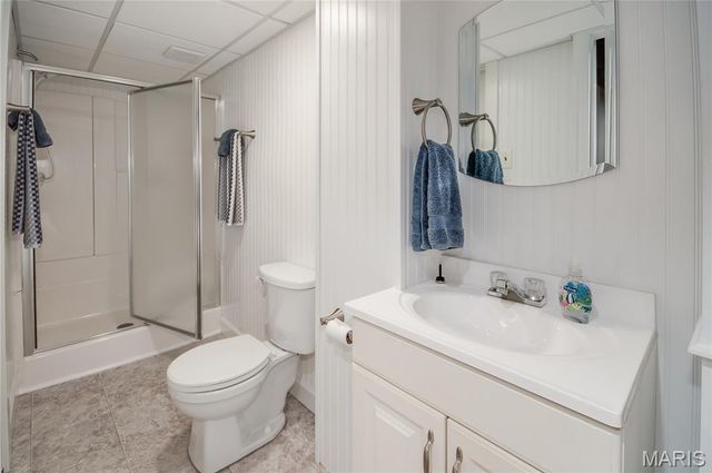 8 Granada Way, Ladue, MO 63124
