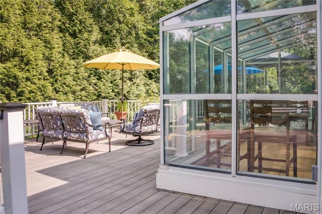 8 Granada Way, Ladue, MO 63124