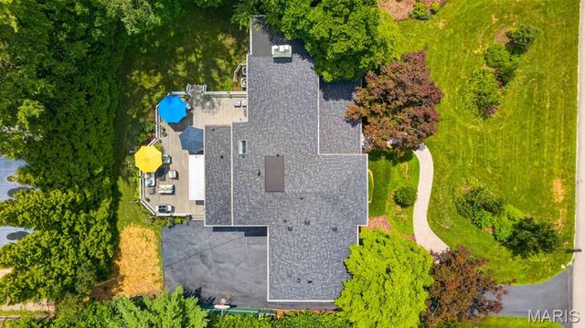 8 Granada Way, Ladue, MO 63124
