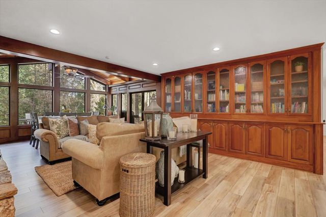 13757 Seven Cedars Dr, Grass Valley, CA 95945