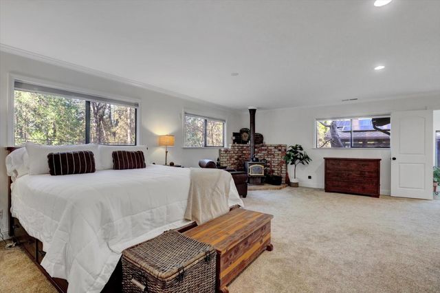 13757 Seven Cedars Dr, Grass Valley, CA 95945