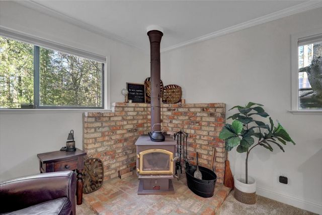 13757 Seven Cedars Dr, Grass Valley, CA 95945