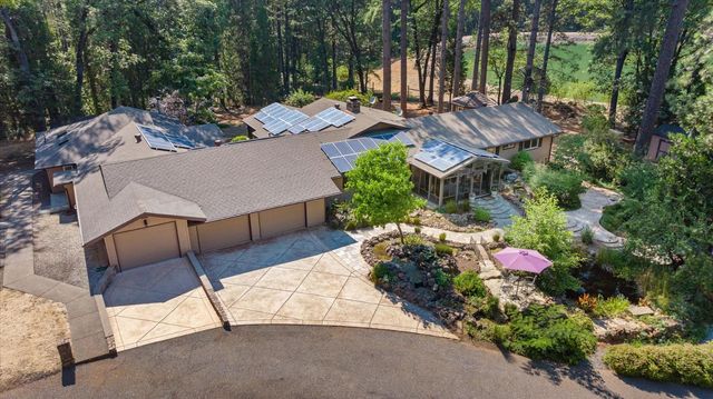 13757 Seven Cedars Dr, Grass Valley, CA 95945