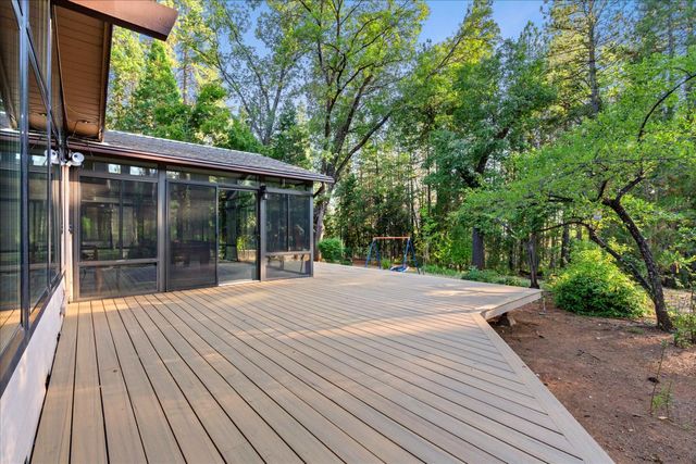 13757 Seven Cedars Dr, Grass Valley, CA 95945