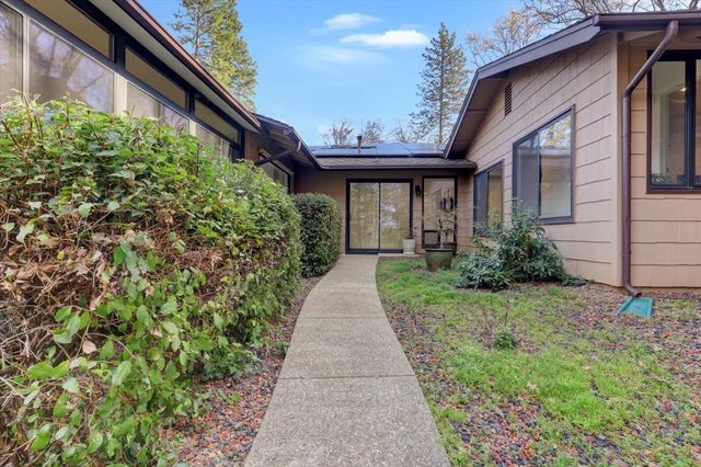 13757 Seven Cedars Dr, Grass Valley, CA 95945