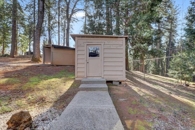 13757 Seven Cedars Dr, Grass Valley, CA 95945