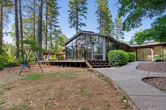 13757 Seven Cedars Dr, Grass Valley, CA 95945