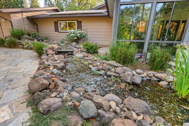 13757 Seven Cedars Dr, Grass Valley, CA 95945